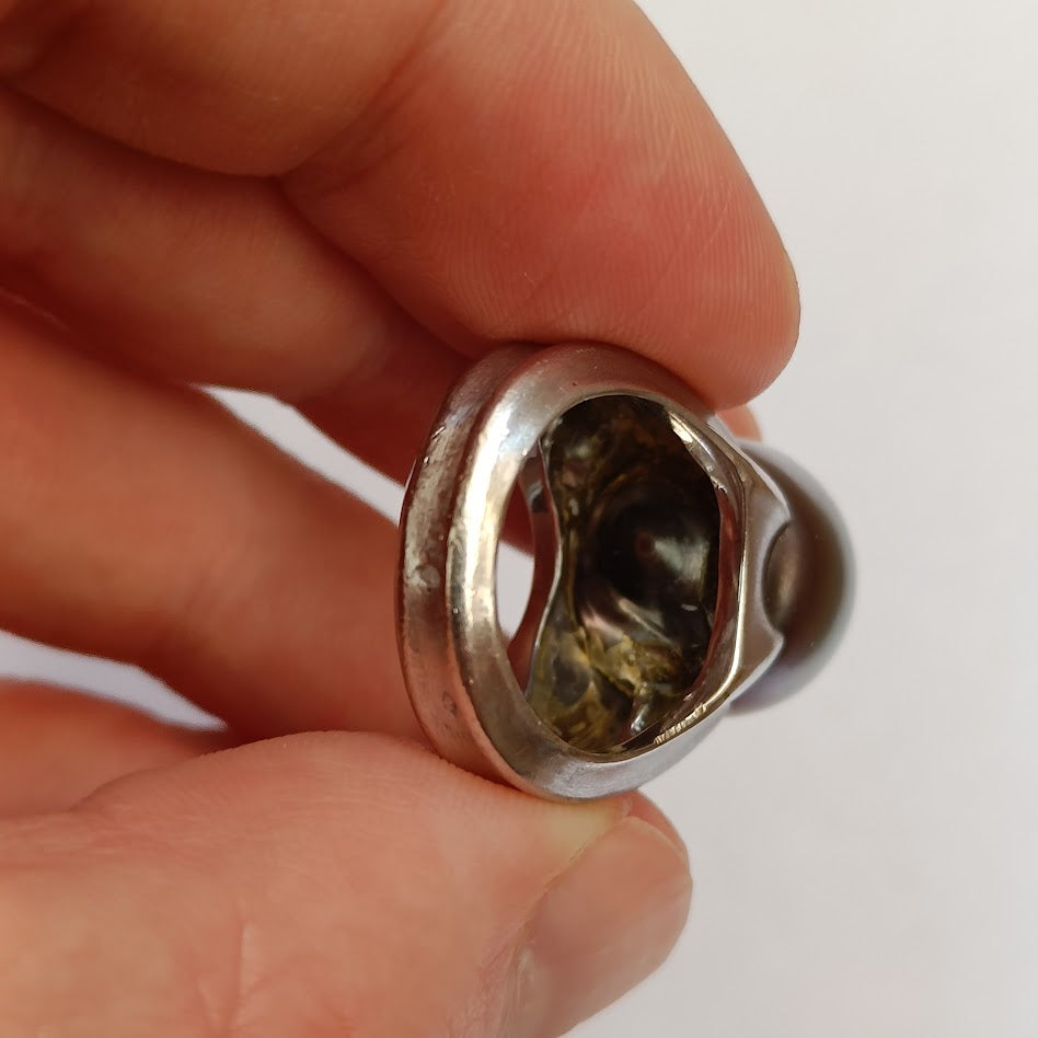 White Gold Modernist Ring with Tahitian Pearl
