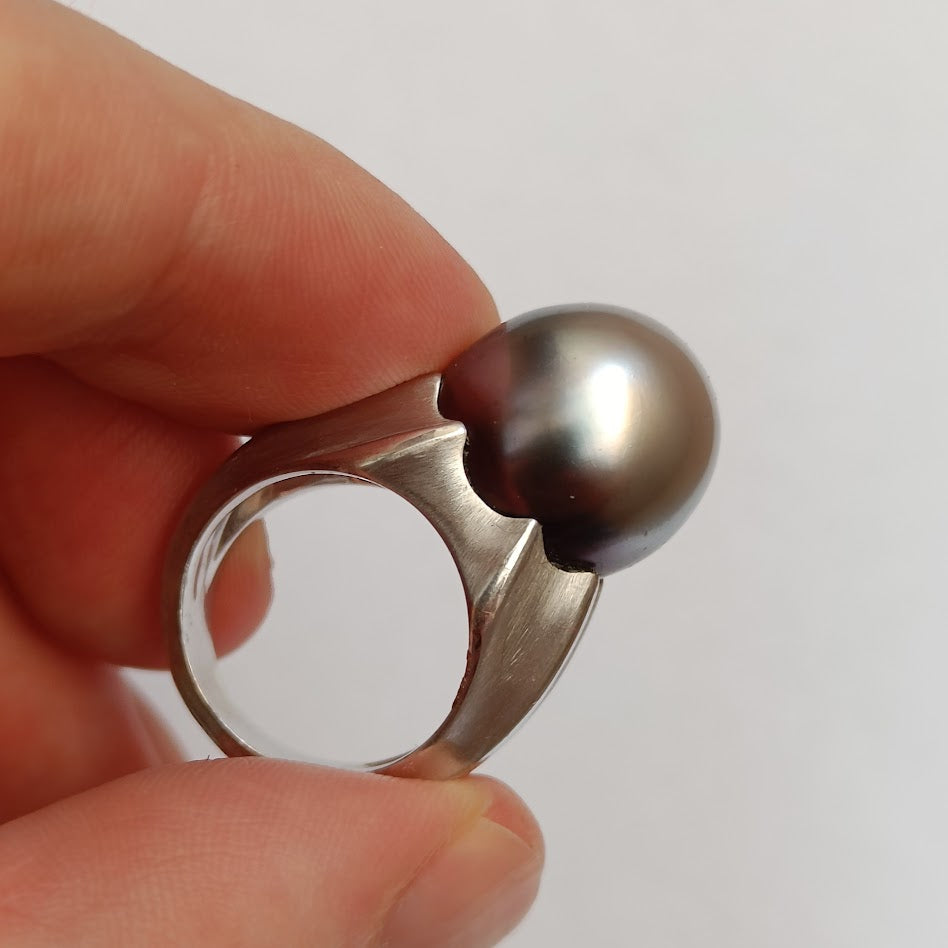 White Gold Modernist Ring with Tahitian Pearl