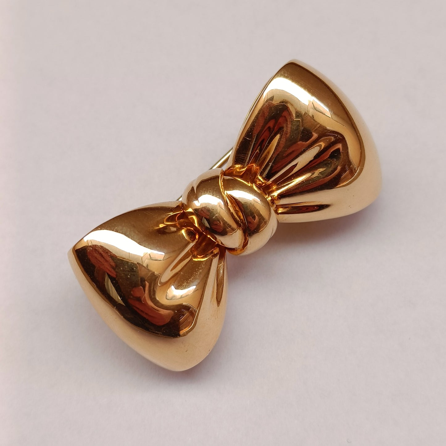 Van Cleef & Arpels 18k Gold Bow Clip Brooch
