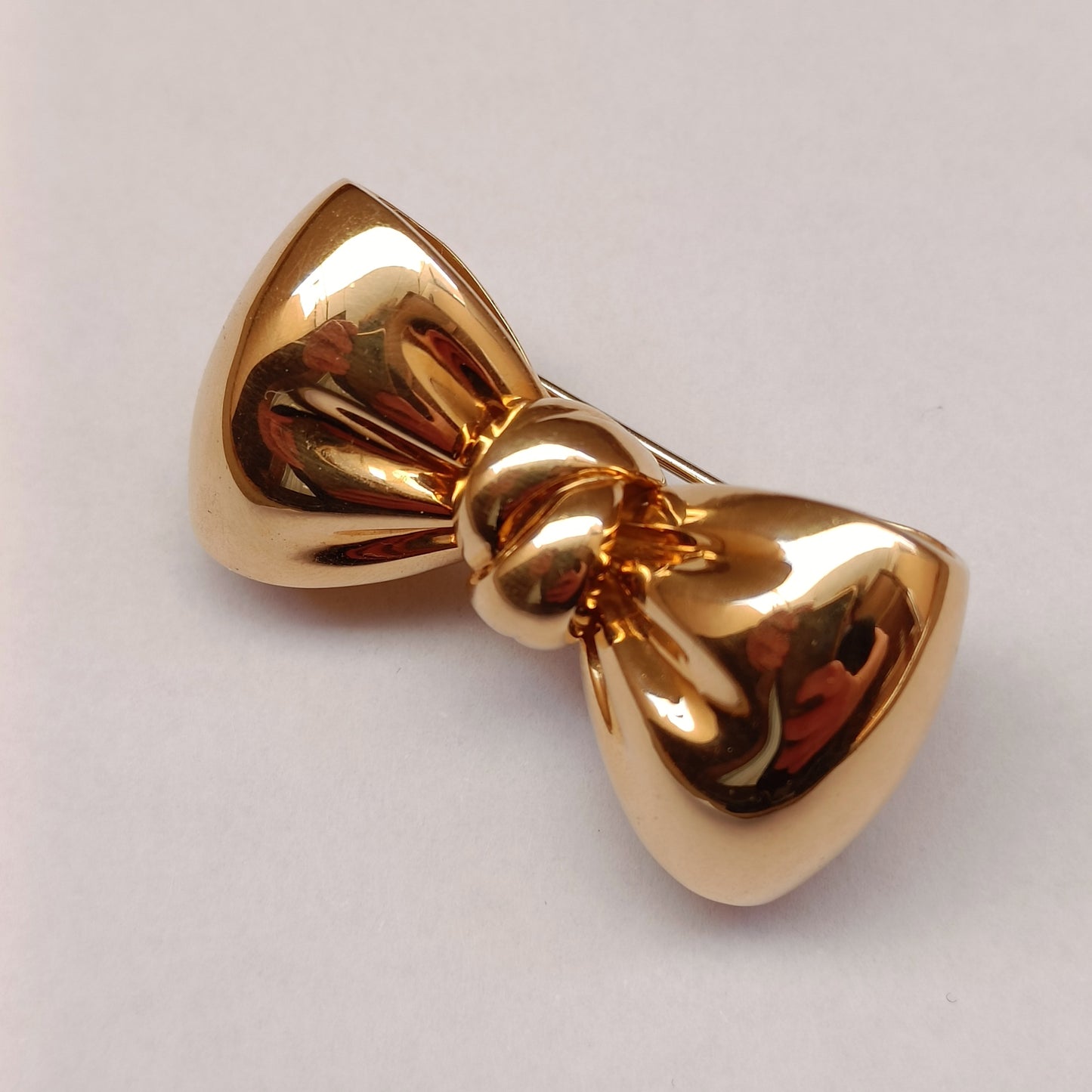 Van Cleef & Arpels 18k Gold Bow Clip Brooch