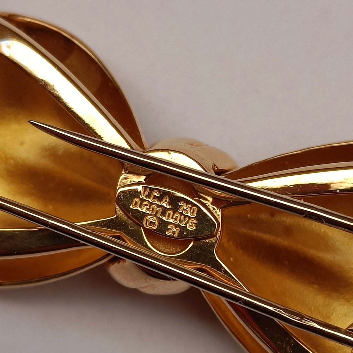 Van Cleef & Arpels 18k Gold Bow Clip Brooch