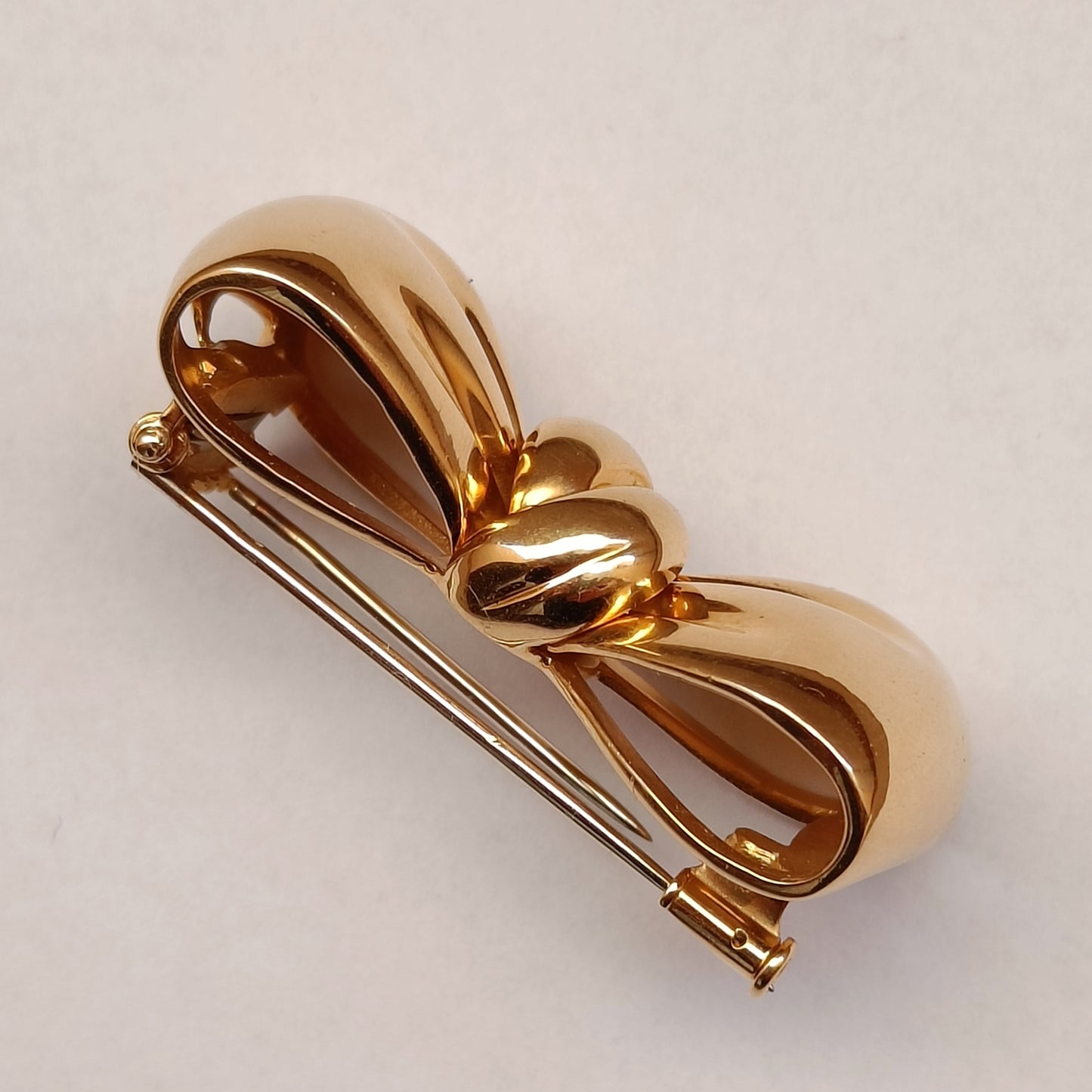 Van Cleef & Arpels 18k Gold Bow Clip Brooch