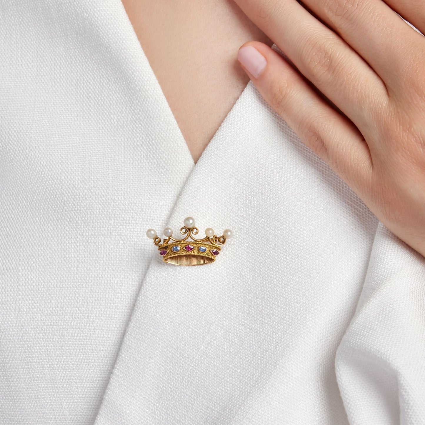 Crown Brooch 18k Gold