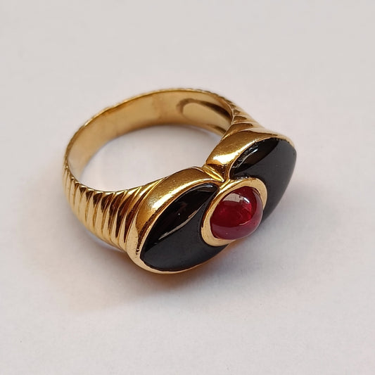 Ruby Cabochon Godronné Ring