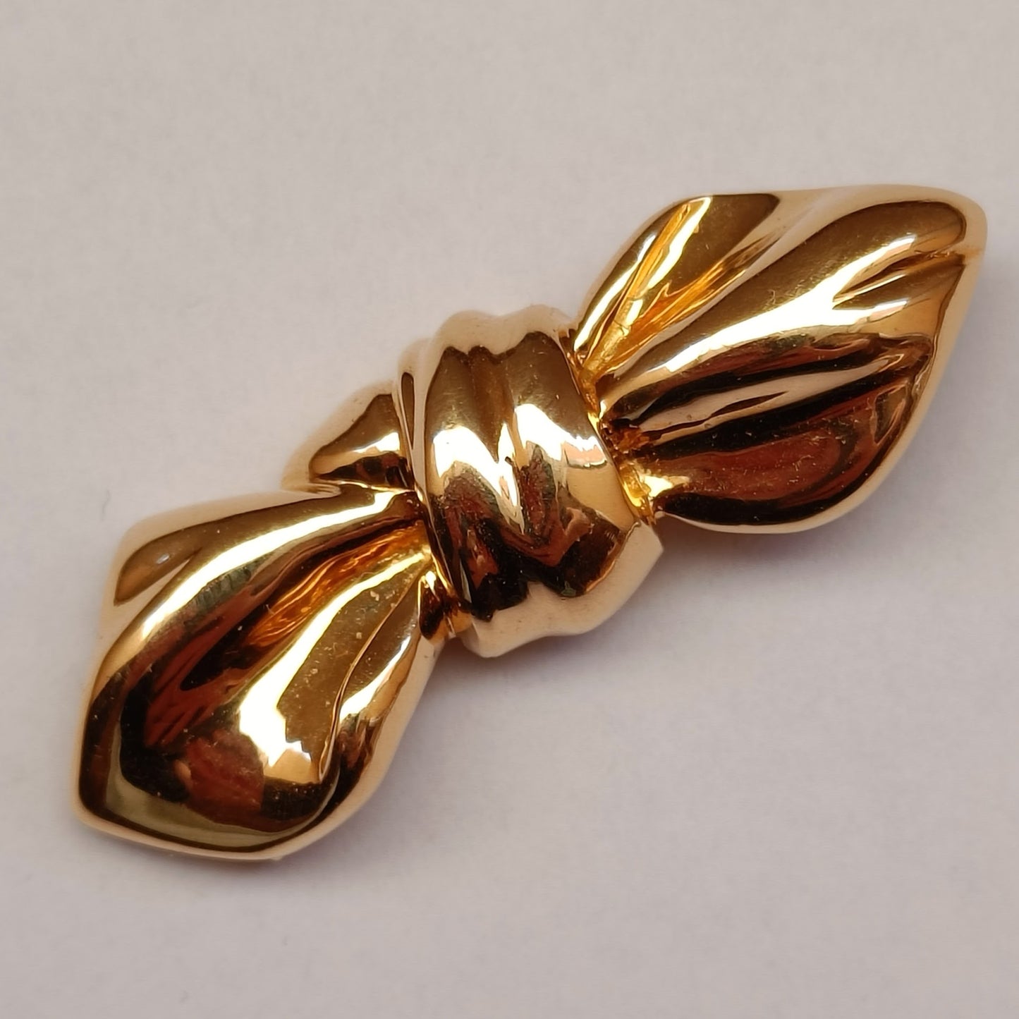 Van Cleef & Arpels 18k Gold Bow Clip Brooch