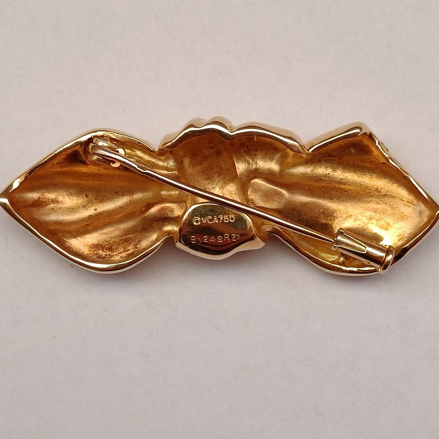 Van Cleef & Arpels 18k Gold Bow Clip Brooch