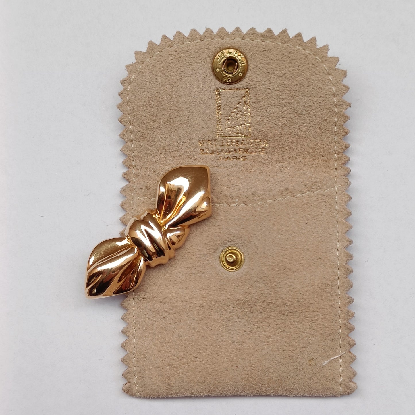 Van Cleef & Arpels 18k Gold Bow Clip Brooch