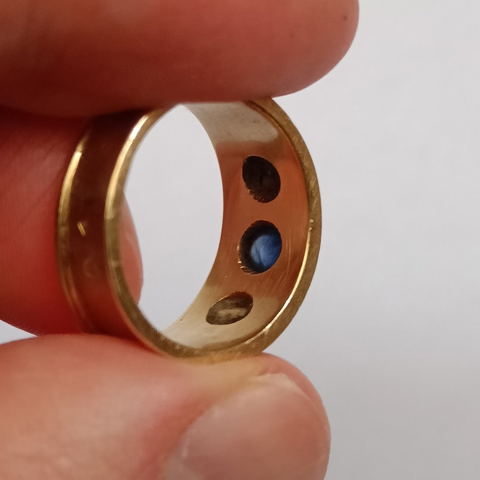 18k Gold Band Ring with 3 Cabochon Gems