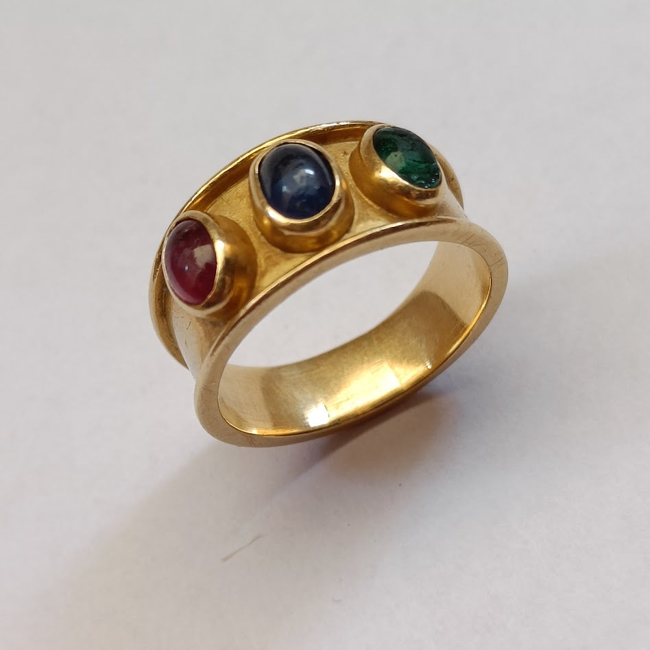 18k Gold Band Ring with 3 Cabochon Gems