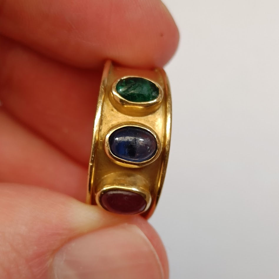 18k Gold Band Ring with 3 Cabochon Gems