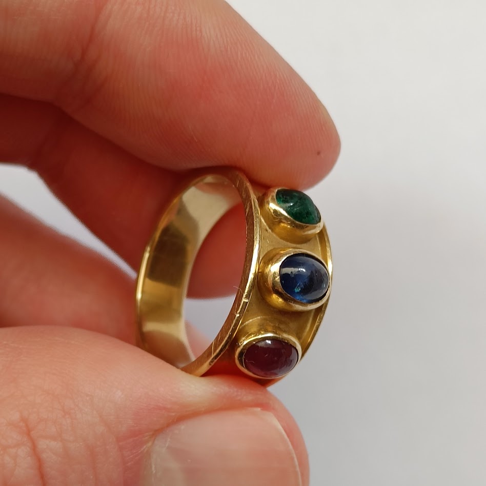 18k Gold Band Ring with 3 Cabochon Gems