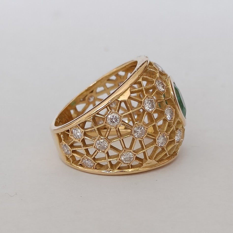 Emerald and Diamonds Openwork 18k Gold Ring