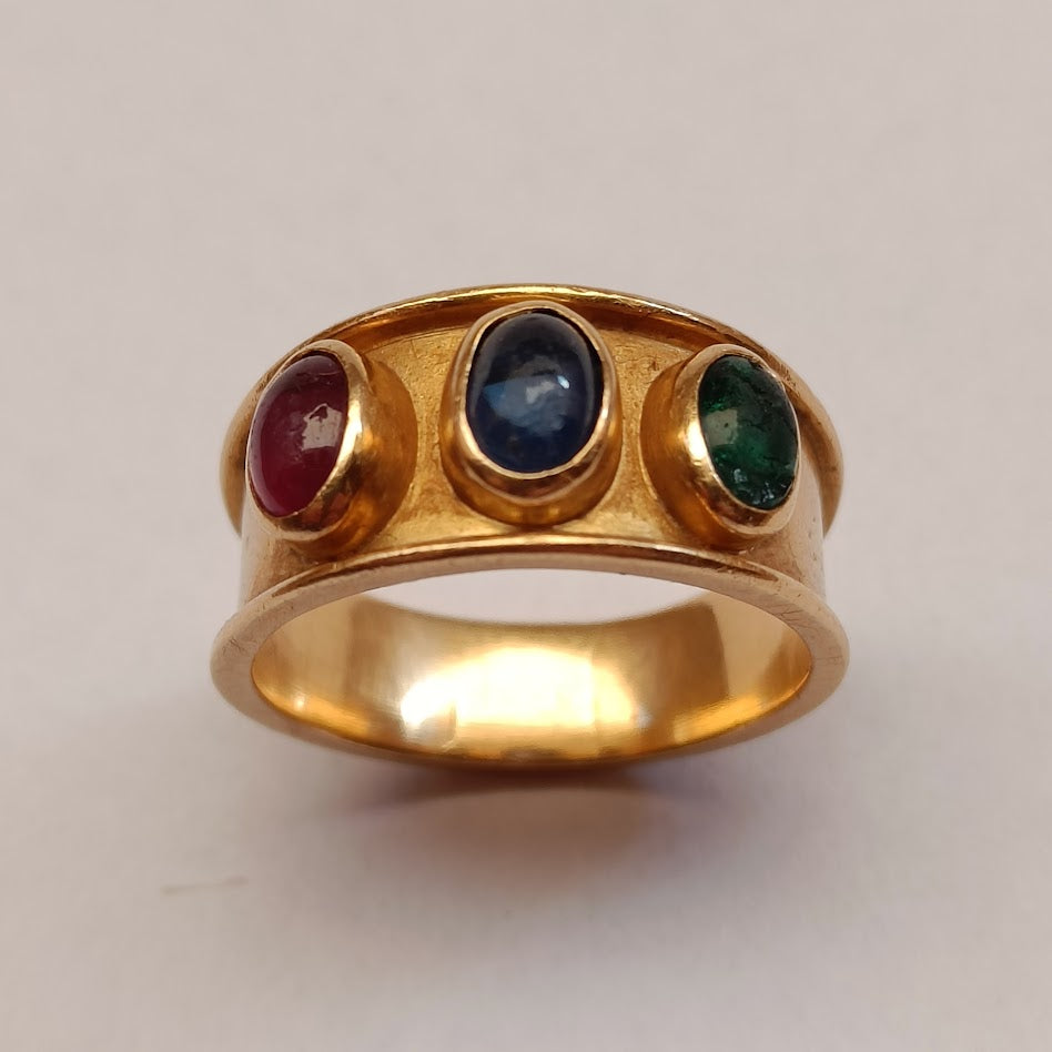 18k Gold Band Ring with 3 Cabochon Gems