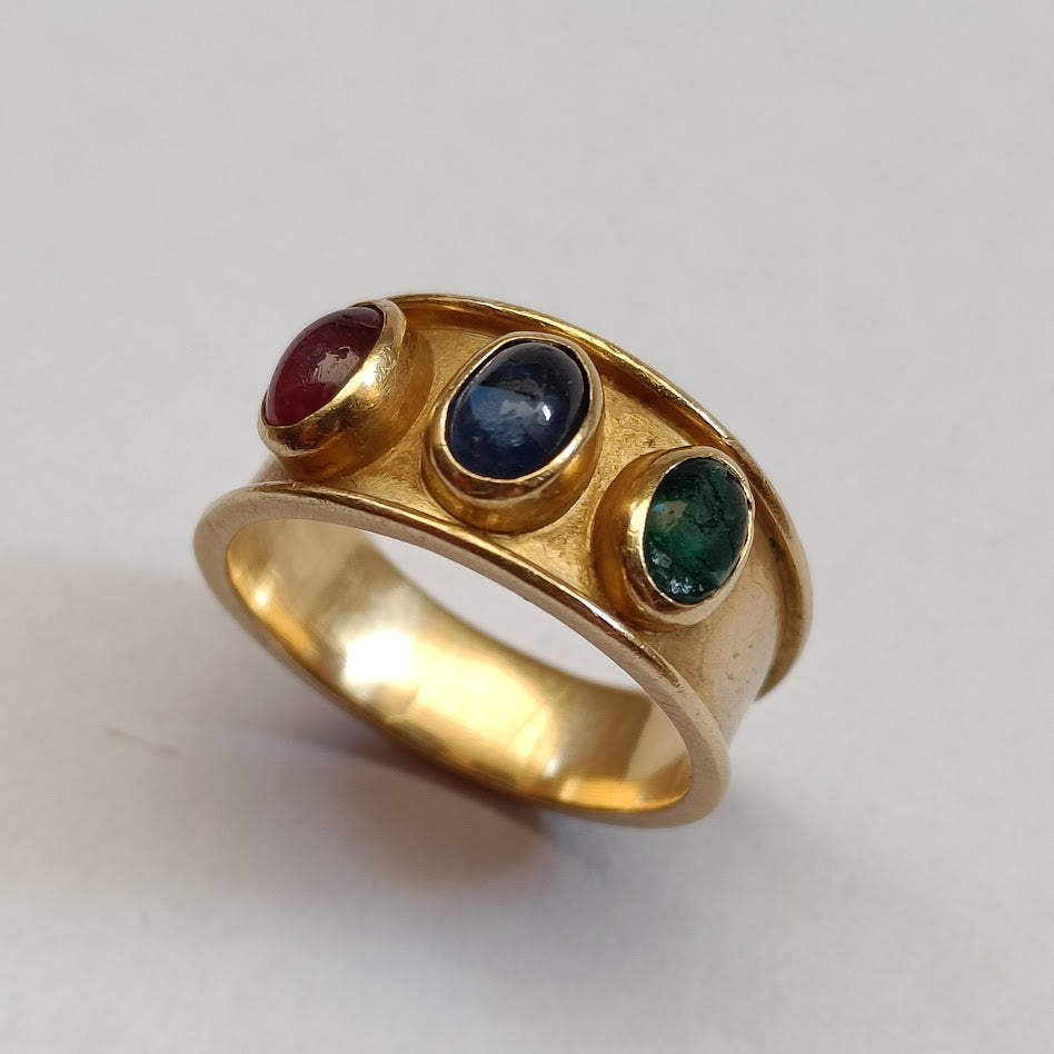 18k Gold Band Ring with 3 Cabochon Gems