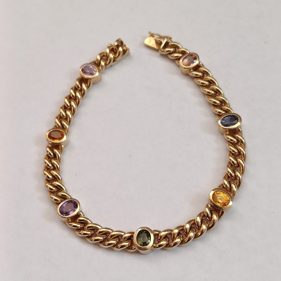 Gold chain bracelet with gemstone 